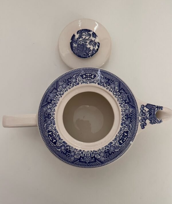 Blue willow tea pot - Image 3